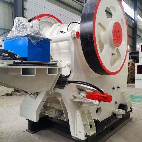 Crushing equipment commonly used in sand and gravel aggregate